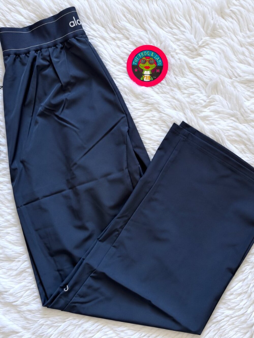 NWT Alo Yoga Suit Up Trouser Regular Navy Sizes S M L - Picture 2 of 8